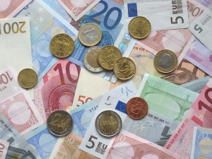 euro_coins_and_banknotes