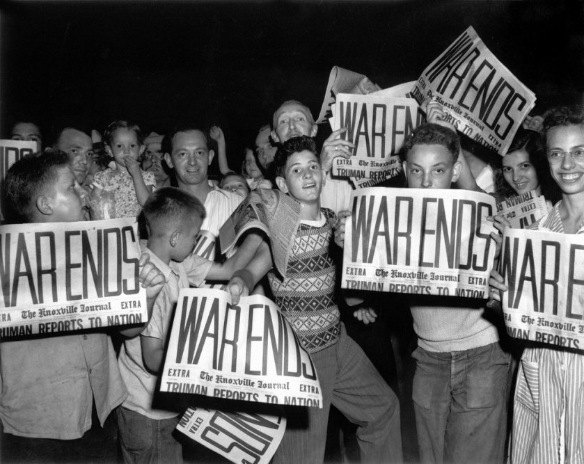 oak-ridge-residents-celebrate-the-end-of-wwii-on-vj-day